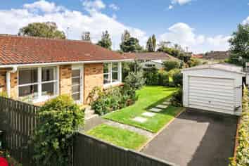 4/11 Preston Avenue, Mount Albert