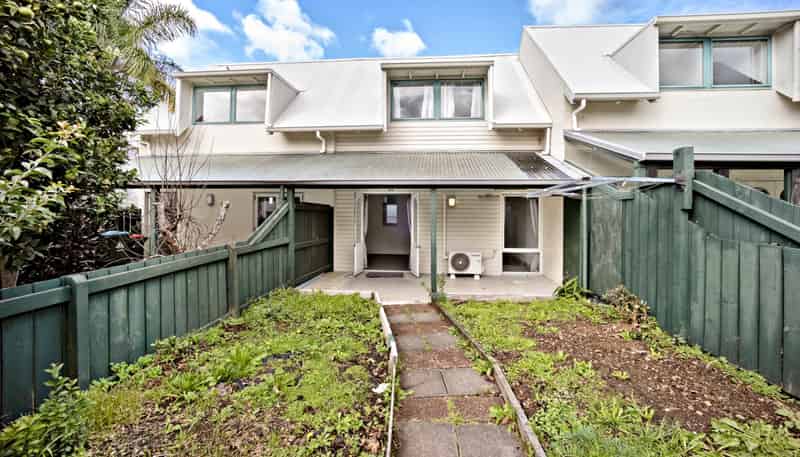 24/1 Water Street, Otahuhu