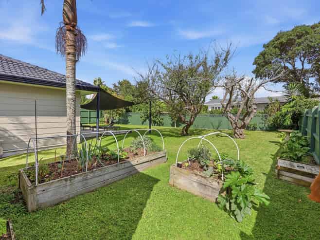 2/330 Rangatira Road, Beach Haven