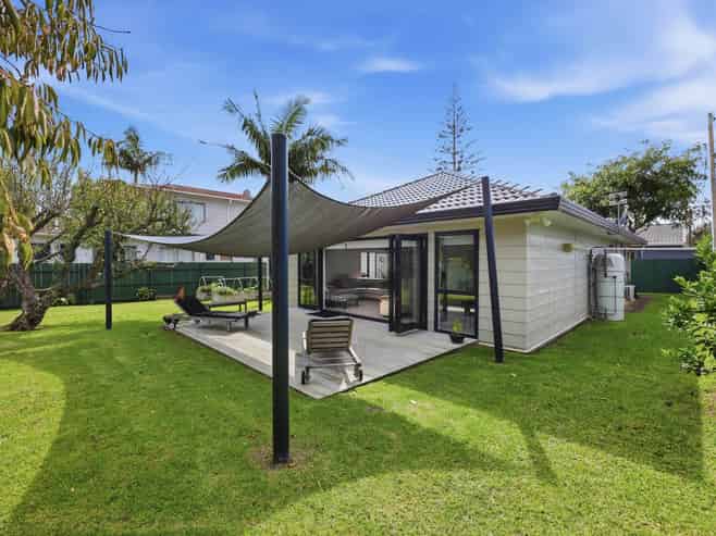 2/330 Rangatira Road, Beach Haven