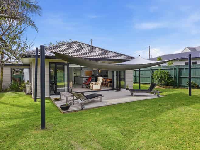 2/330 Rangatira Road, Beach Haven