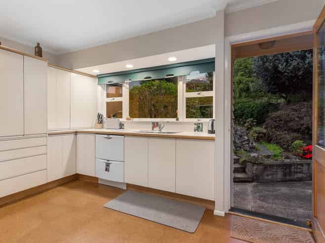 18 Amandale Avenue, Mount Albert