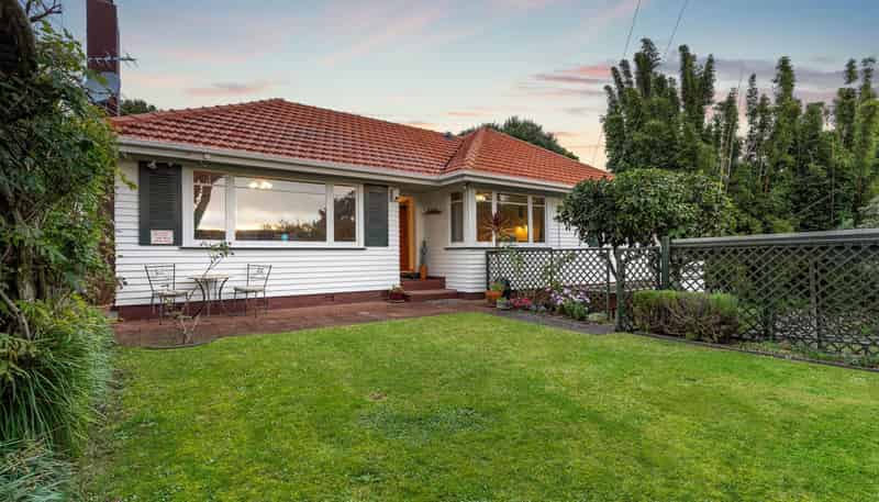 18 Amandale Avenue, Mount Albert