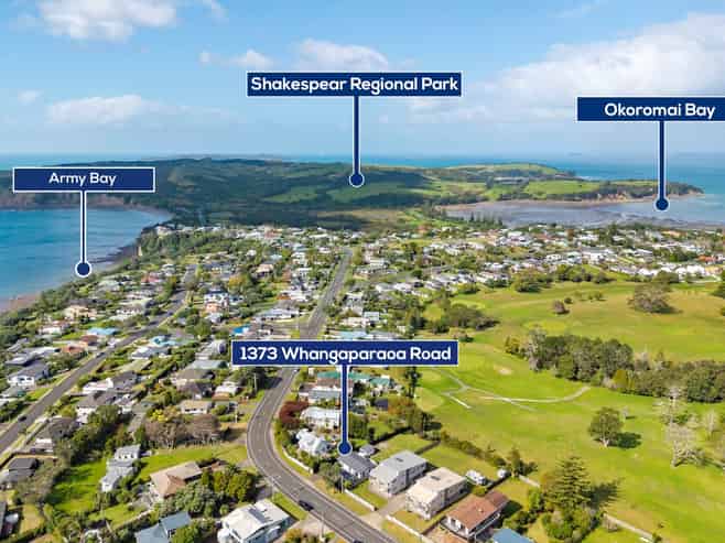 1373 Whangaparaoa Road, Army Bay