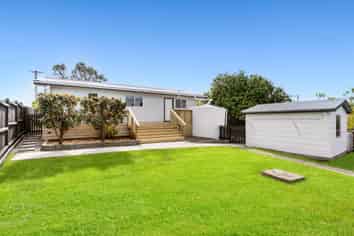 1373 Whangaparaoa Road, Army Bay