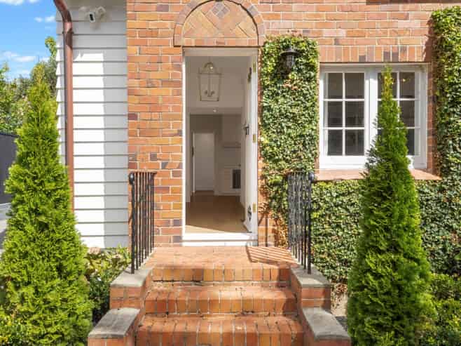 1 Rewa Road, Three Kings