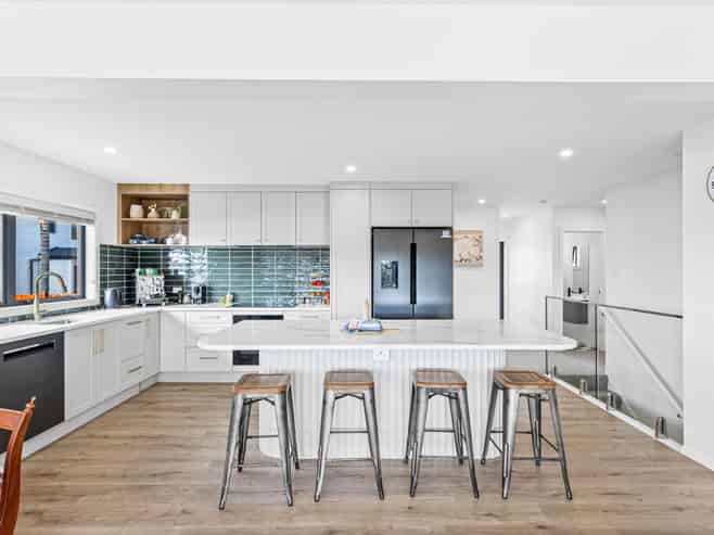 34A Renata Crescent, TE ATATU PENINSULA