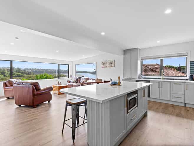 34A Renata Crescent, TE ATATU PENINSULA