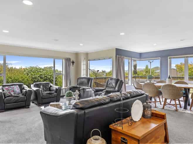 10 Astelia Way, Waipahihi