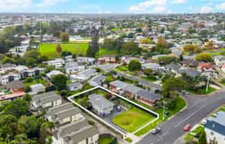 10 Awaroa Road, SUNNYVALE