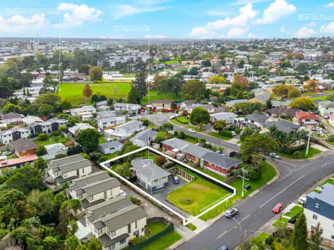 10 Awaroa Road, SUNNYVALE