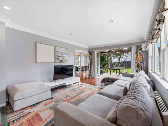 10 Awaroa Road, SUNNYVALE