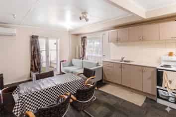 6 Johnston Road, Mount Wellington