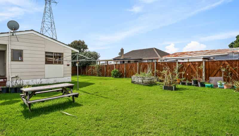 2/13 Paton Avenue, TE ATATU SOUTH