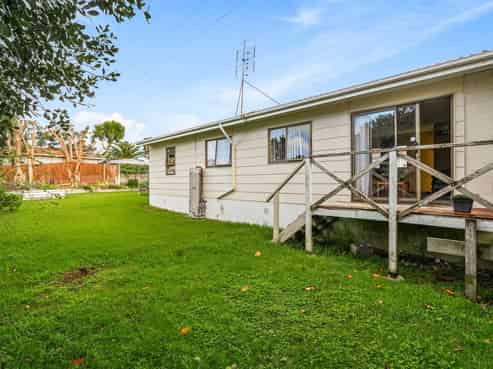 2/13 Paton Avenue, TE ATATU SOUTH