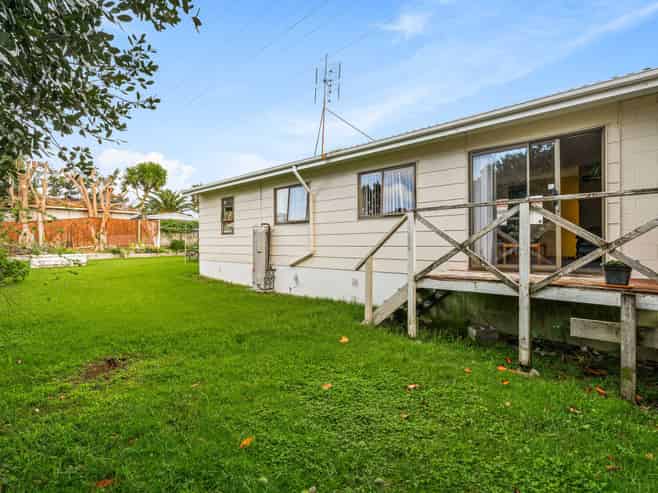 2/13 Paton Avenue, TE ATATU SOUTH