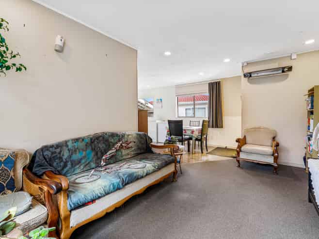 2/13 Paton Avenue, TE ATATU SOUTH