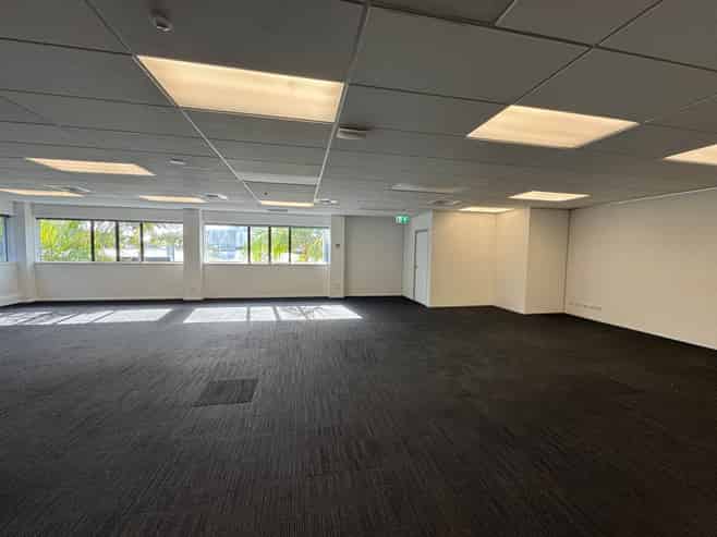 CENTRAL TAKAPUNA OFFICE - FLEXIBLE TERMS
