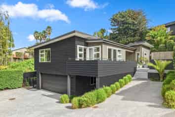 64 Heathcote Road, Castor Bay