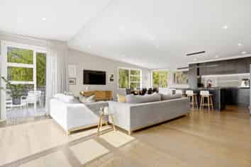 64 Heathcote Road, Castor Bay