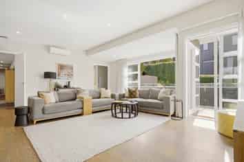 64 Heathcote Road, Castor Bay