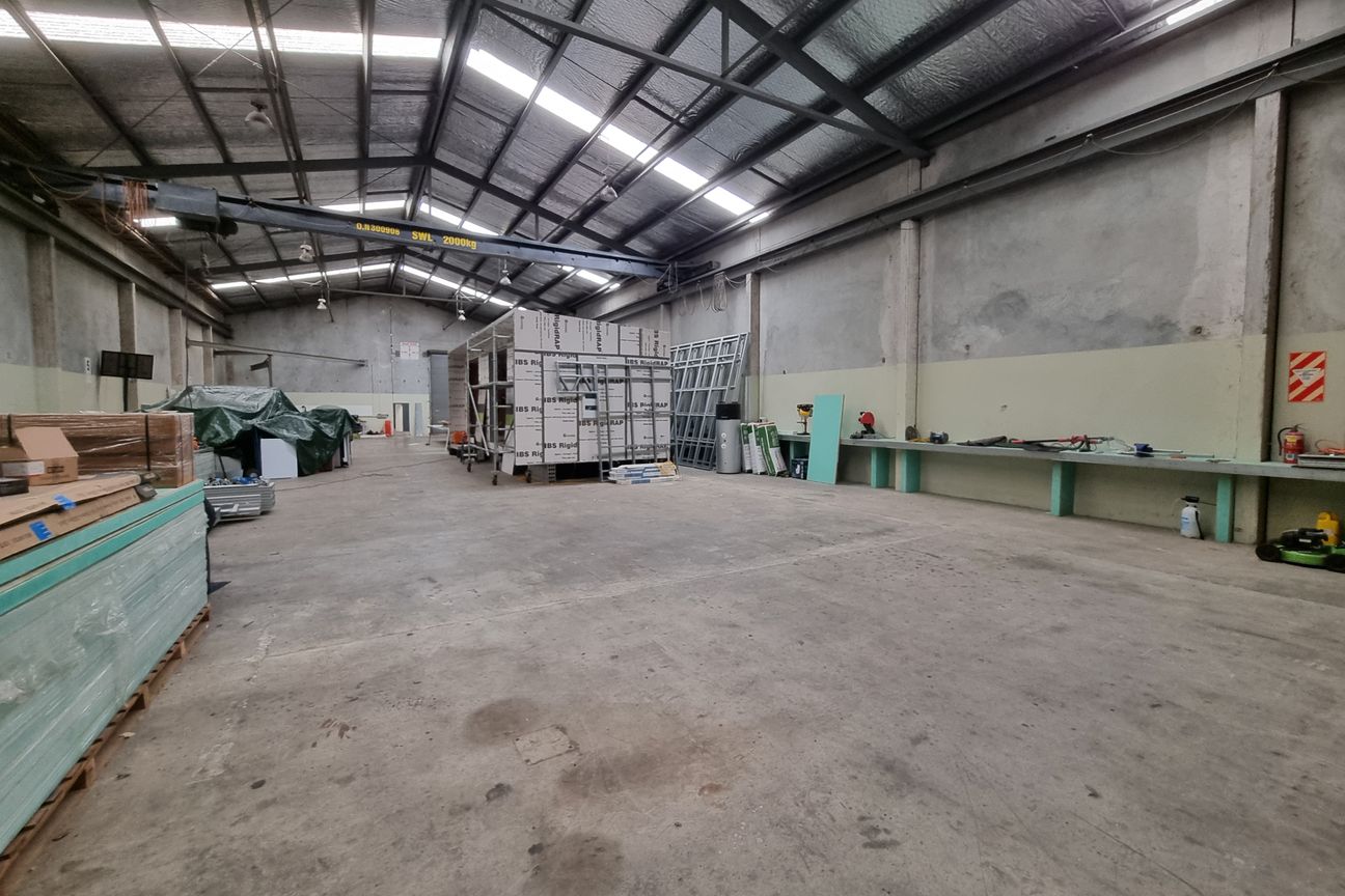 Rent includes outgoings and is negotiable - Vaade 3