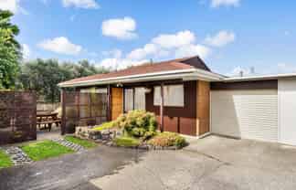 2/172 Pigeon Mountain Road, Half Moon Bay