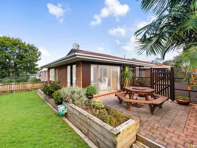 2/172 Pigeon Mountain Road, Half Moon Bay