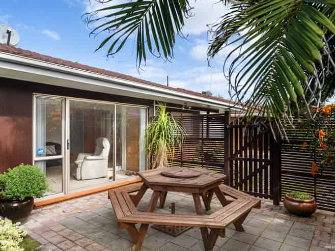 2/172 Pigeon Mountain Road, Half Moon Bay