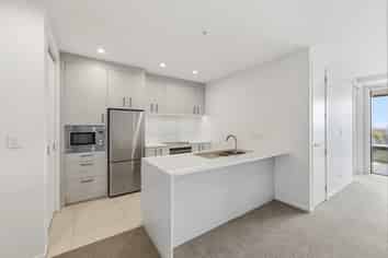 904/8 Waikumete Road, Glen Eden