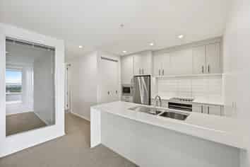 904/8 Waikumete Road, Glen Eden