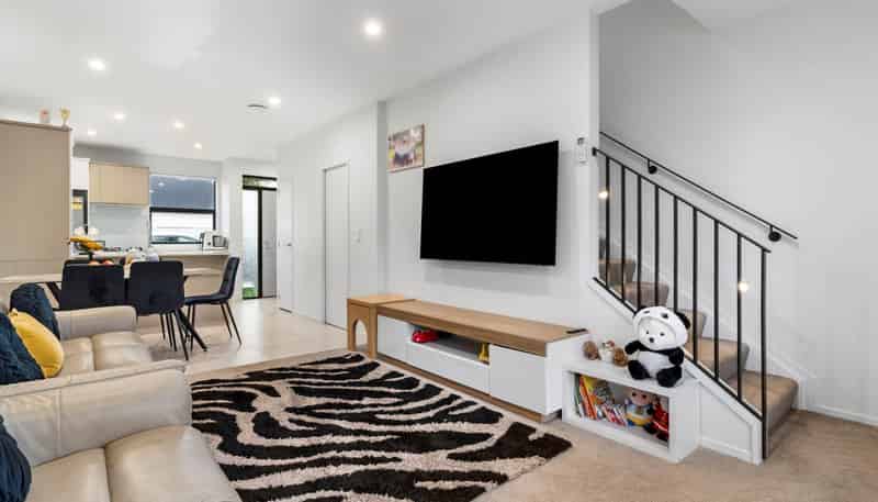 16 Rorida Lane, Flat Bush