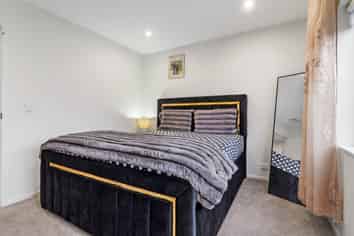 16 Rorida Lane, Flat Bush