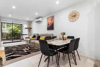 16 Rorida Lane, Flat Bush