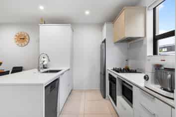 16 Rorida Lane, Flat Bush