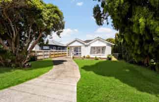 24 Taikata Road, Te Atatu Peninsula