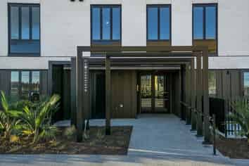 507/2 Launch Road, Hobsonville