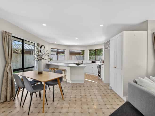 8 Oldham Place, Darfield