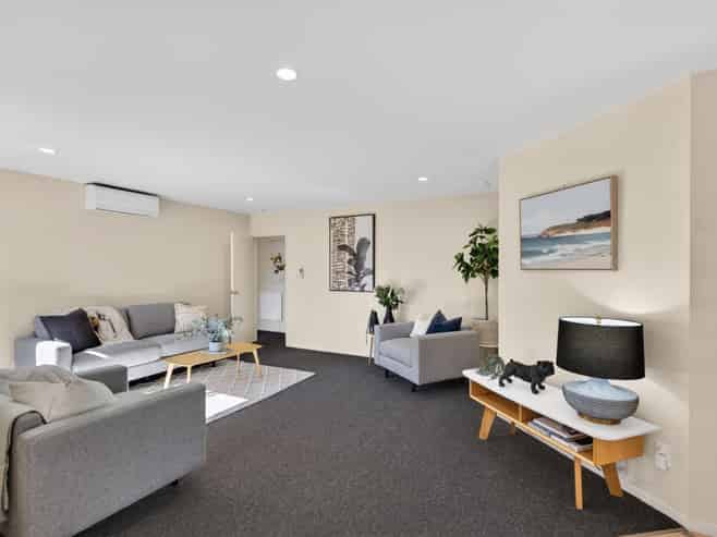 8 Oldham Place, Darfield