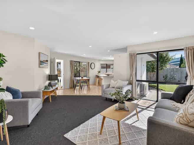 8 Oldham Place, Darfield