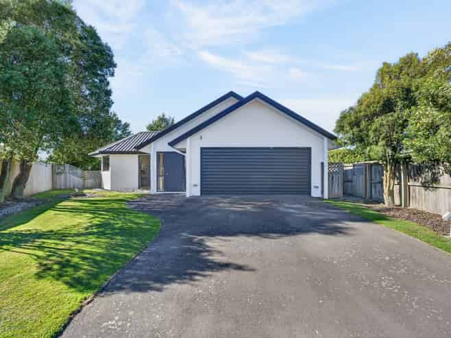 8 Oldham Place, Darfield