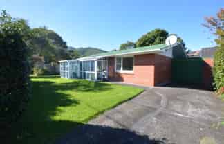 1 Iti Grove, Waikanae