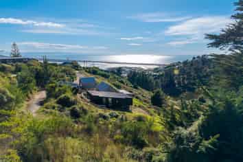 281 Mt Pleasant Road, Mount Pleasant