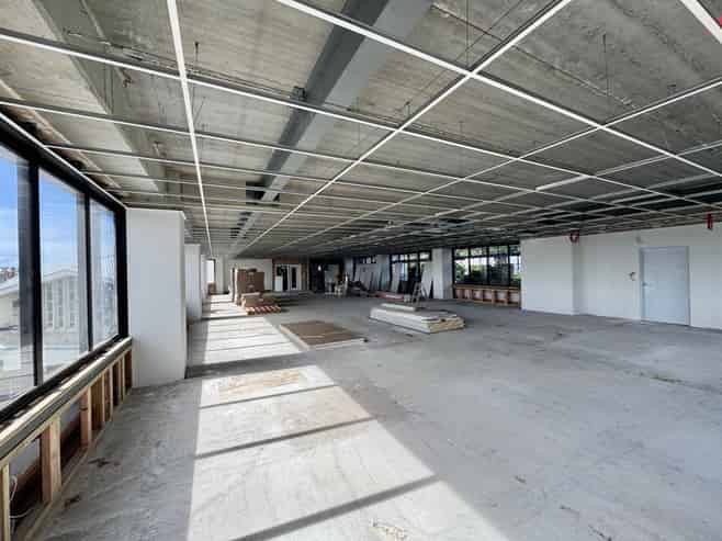 ‘A’ grade office with views