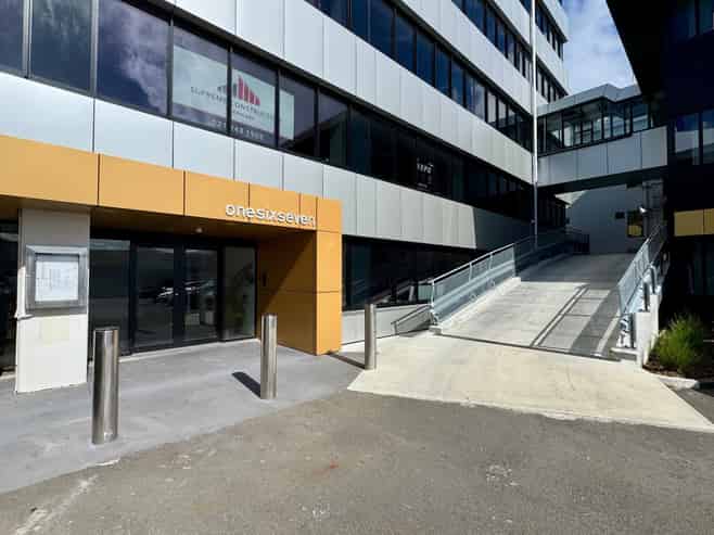 ‘A’ grade office with views