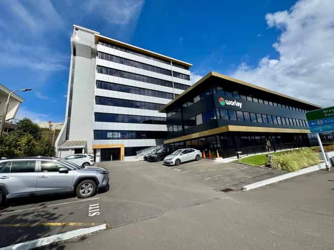 ‘A’ grade office with views