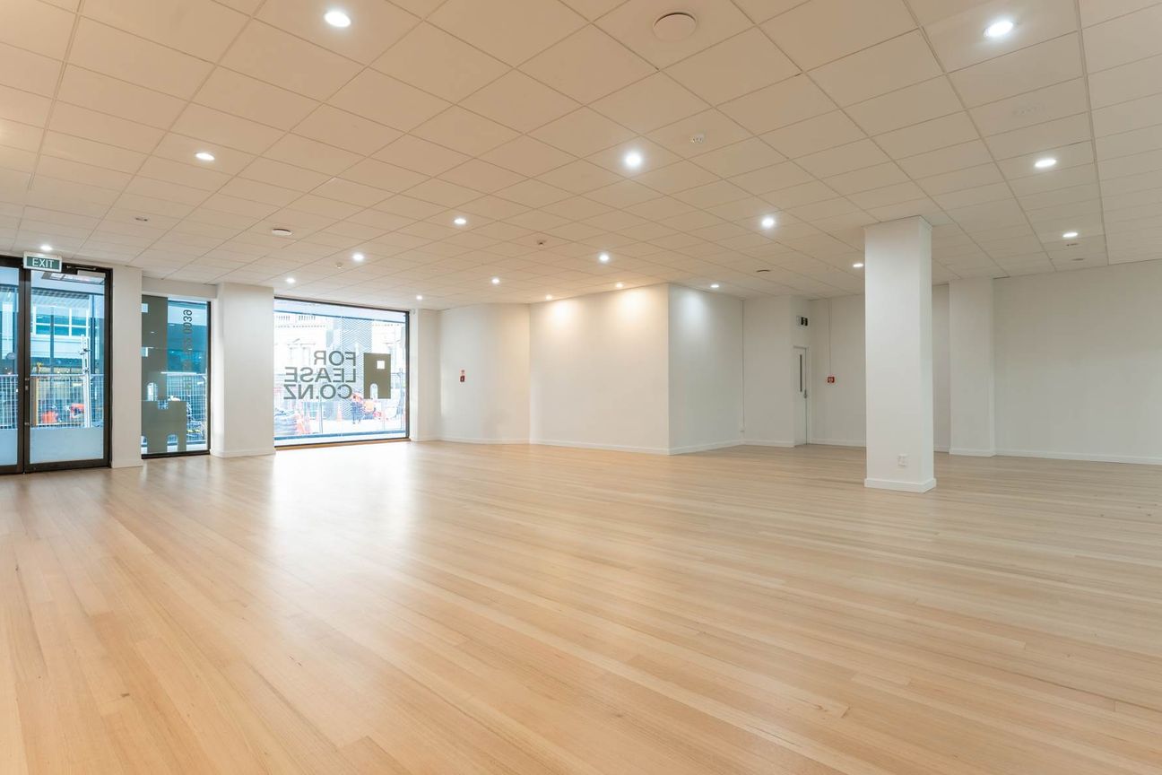 TOP RETAIL ON BERESFORD SQUARE - View 5