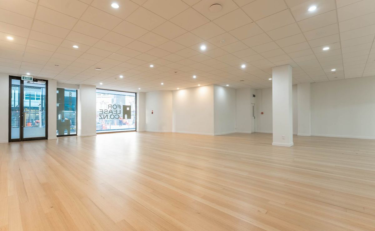 TOP RETAIL ON BERESFORD SQUARE - Поглед 5