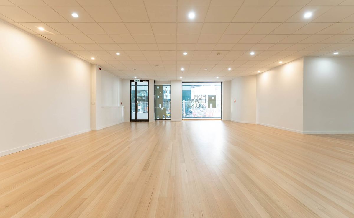 TOP RETAIL ON BERESFORD SQUARE - Поглед 3