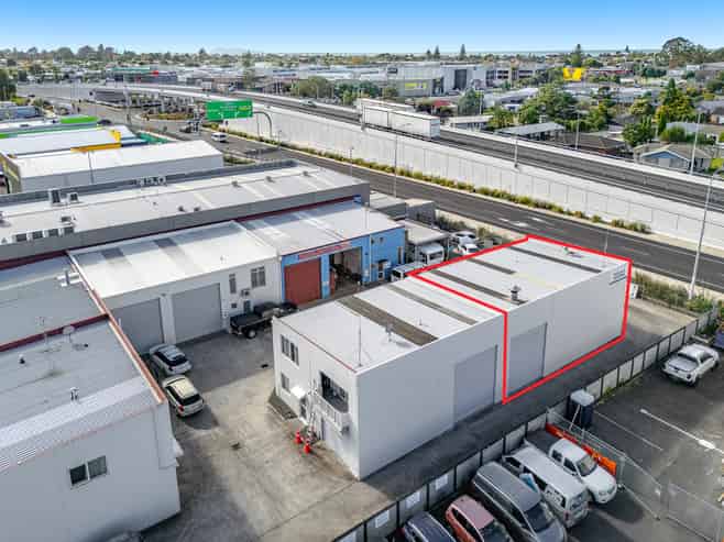 Dual Income - Fully Leased - High Exposure